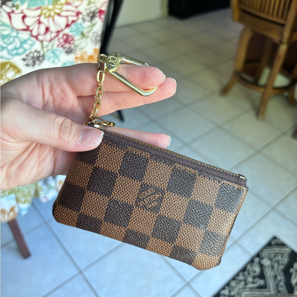 Coin pouch